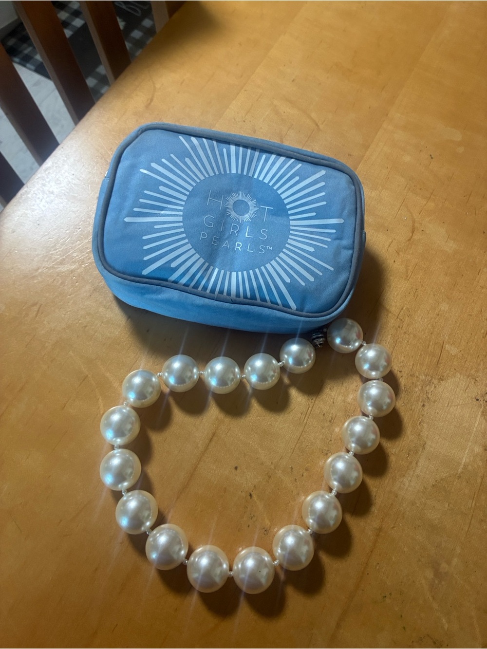 NEW!!! Freezable Cooling Necklace White Pearl Necklace with Blue Pouch